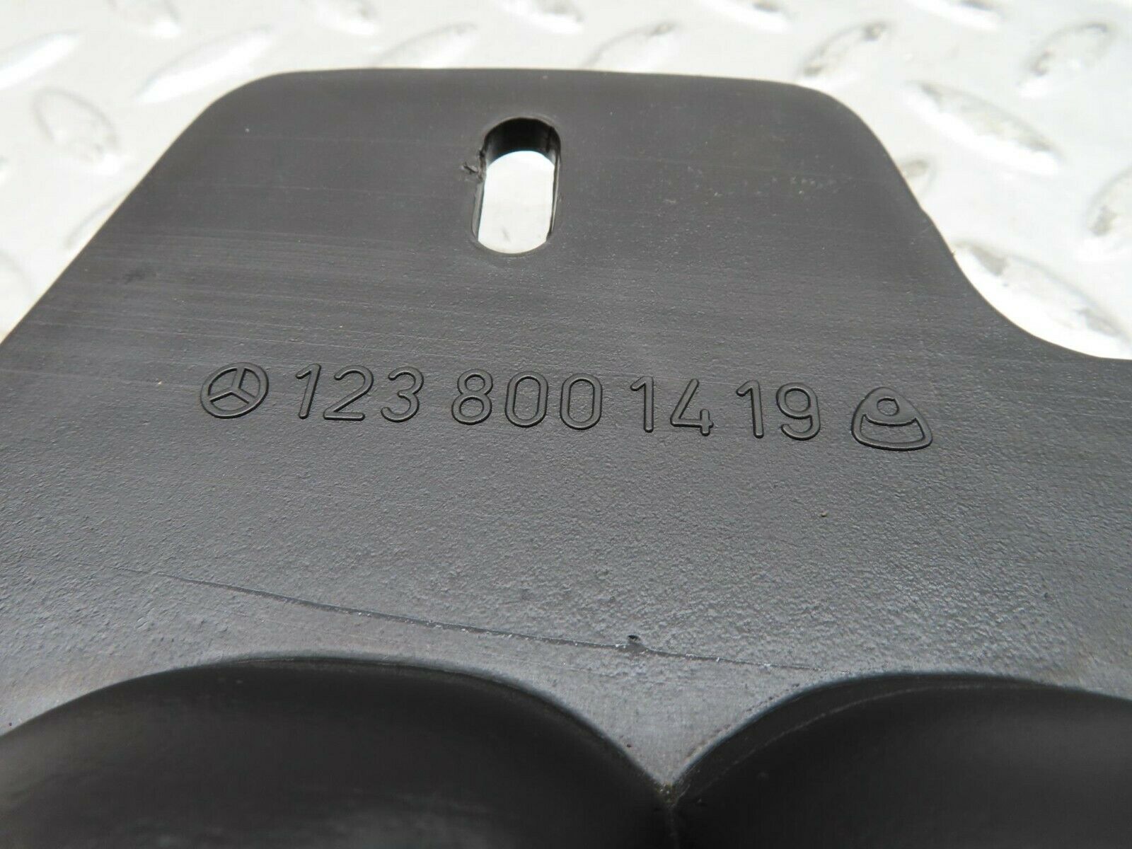 15286 Mercedes-Benz W123 230E Vacuum Reservoir Tank 1238001419