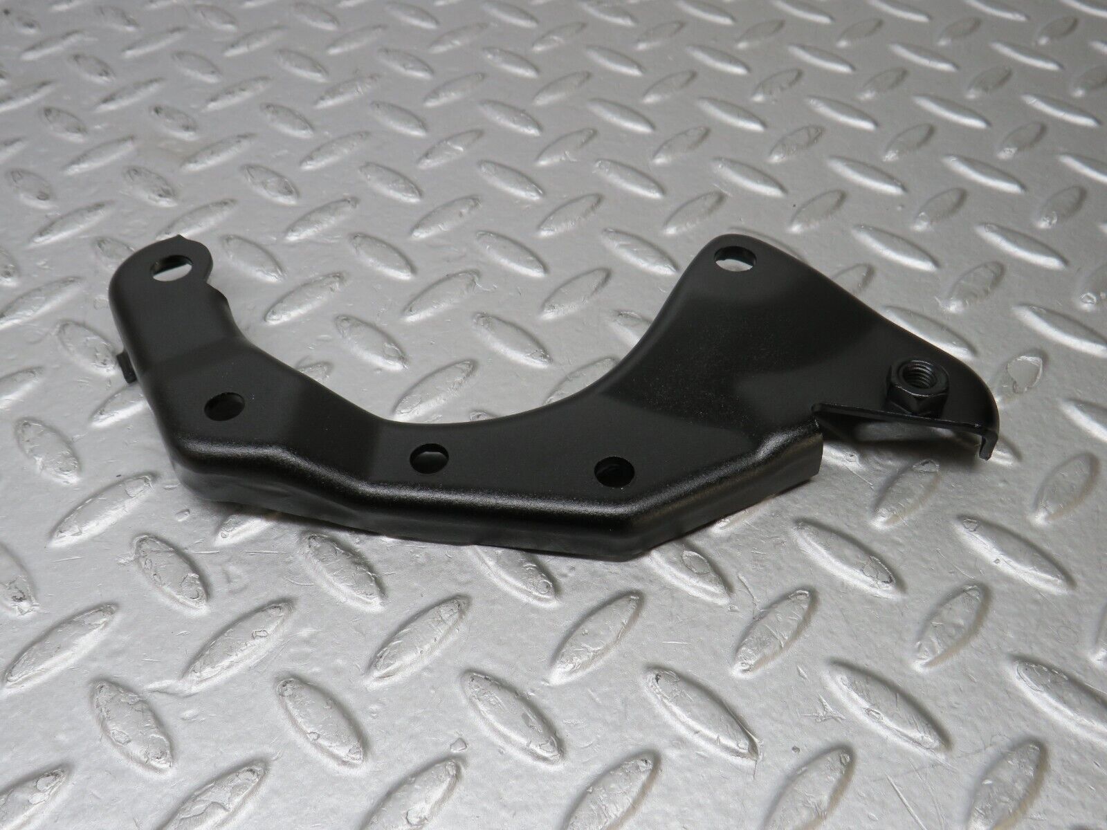 36780 Mercedes-Benz W201 190E 2.0L Power Steering Pump Bracket