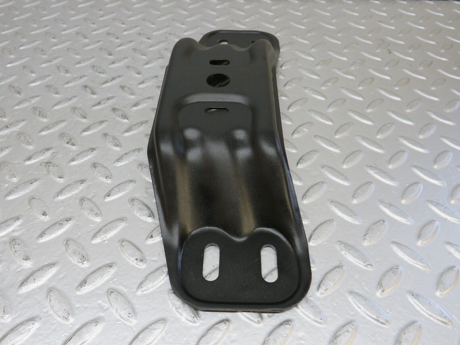 33913 Mercedes-Benz W124 260E Gearbox Mount Bracket