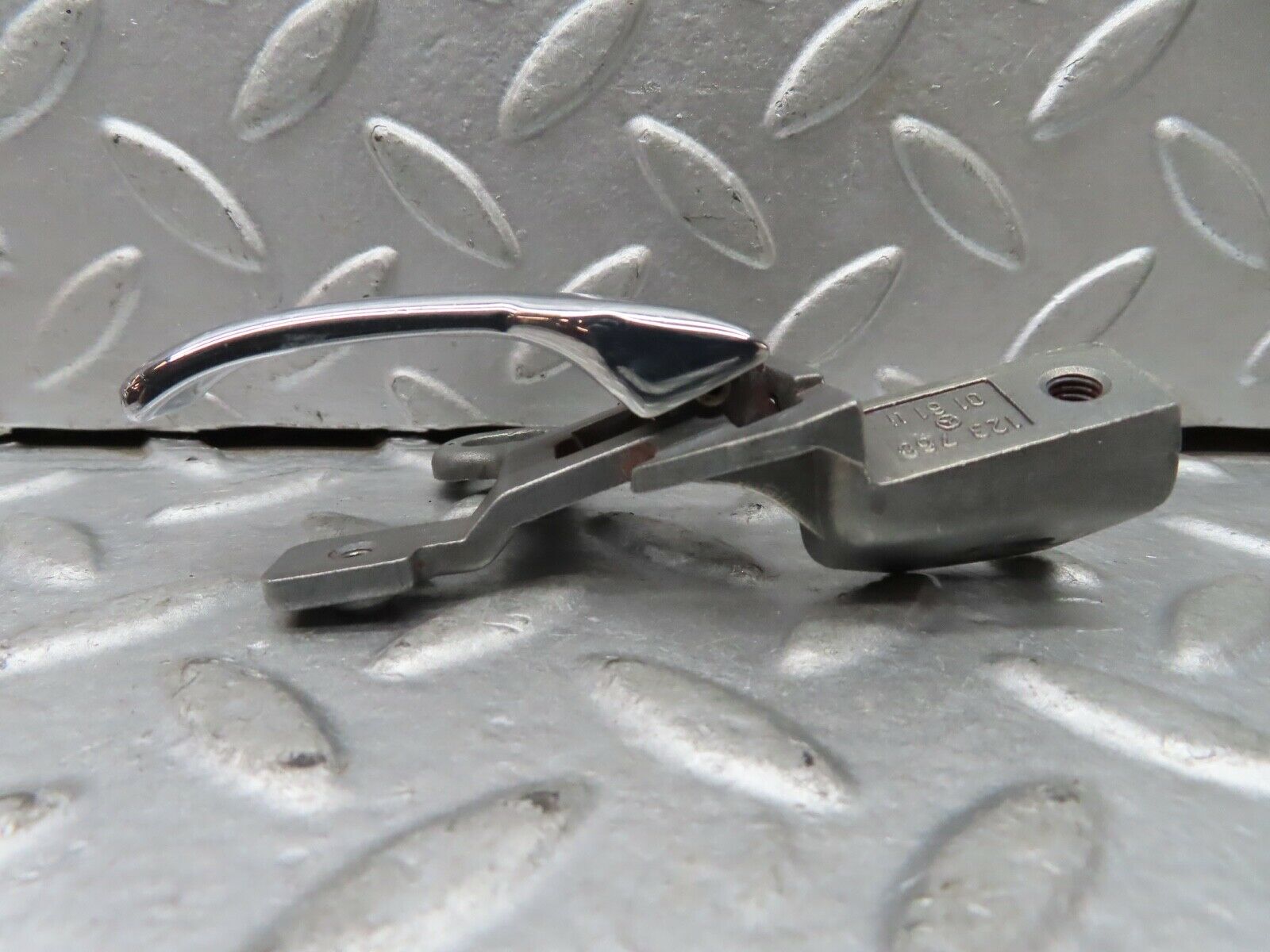 19159 Mercedes-Benz W123 300D Left Interior Door Handle 1237600161