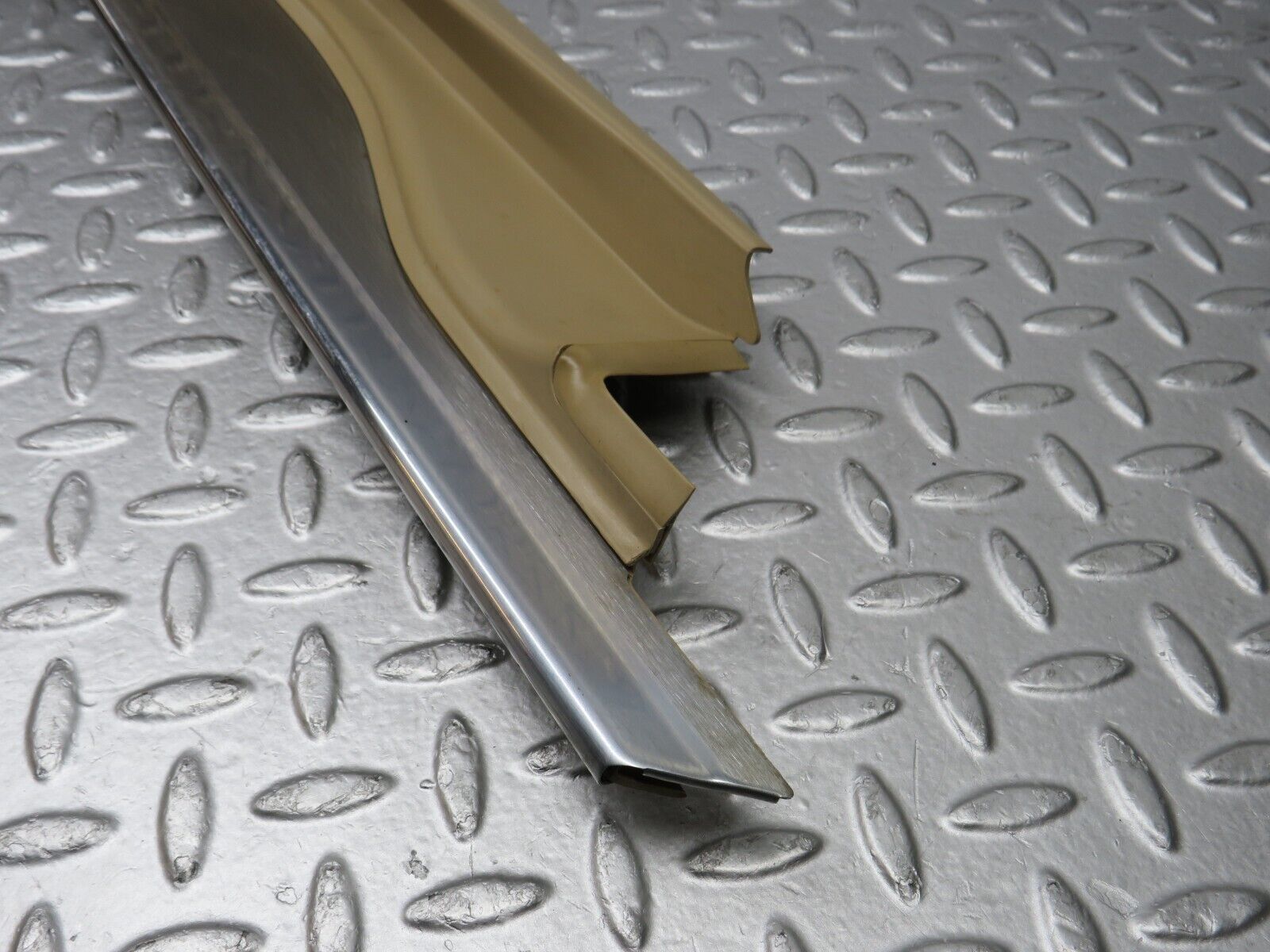 38236 Mercedes-Benz R129 280SL Coupe Right Door Sill Beige 1296800435