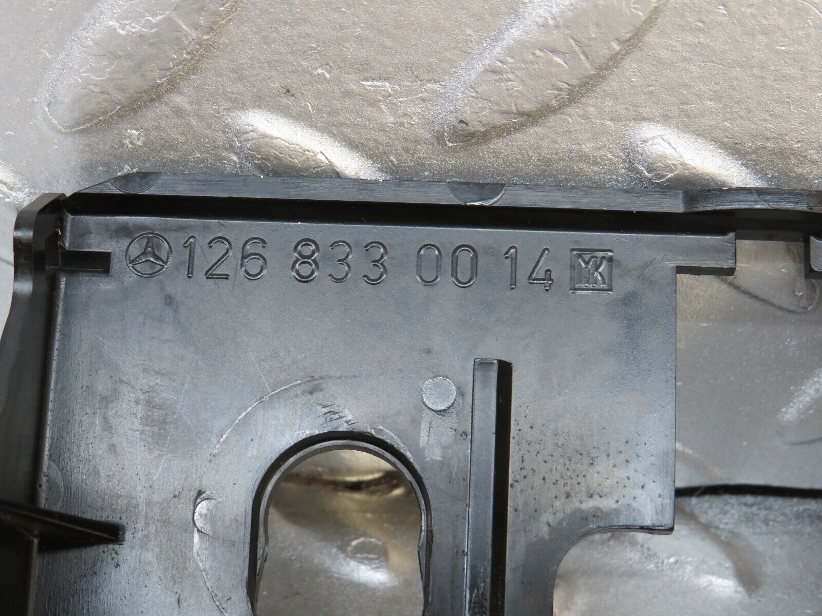 36998 Mercedes-Benz C126 420SEC Coupe Heater Control Switch Bracket 1268330014