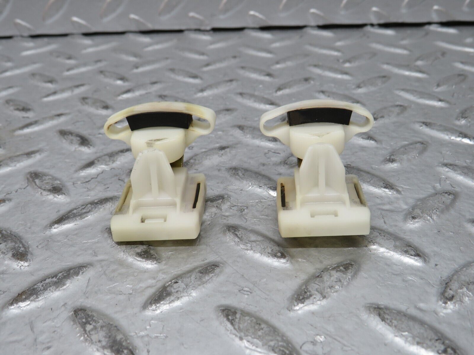 27798 Mercedes-Benz S124 300TE Wagon Power Window Regulator Accessories