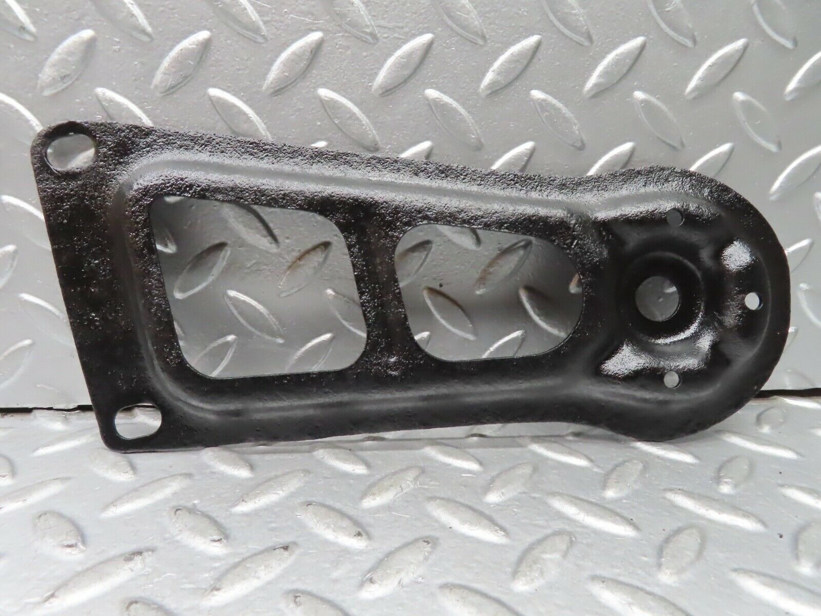 21289 Mercedes-Benz W123 230E Rear Suspension Axle Mounting Bracket