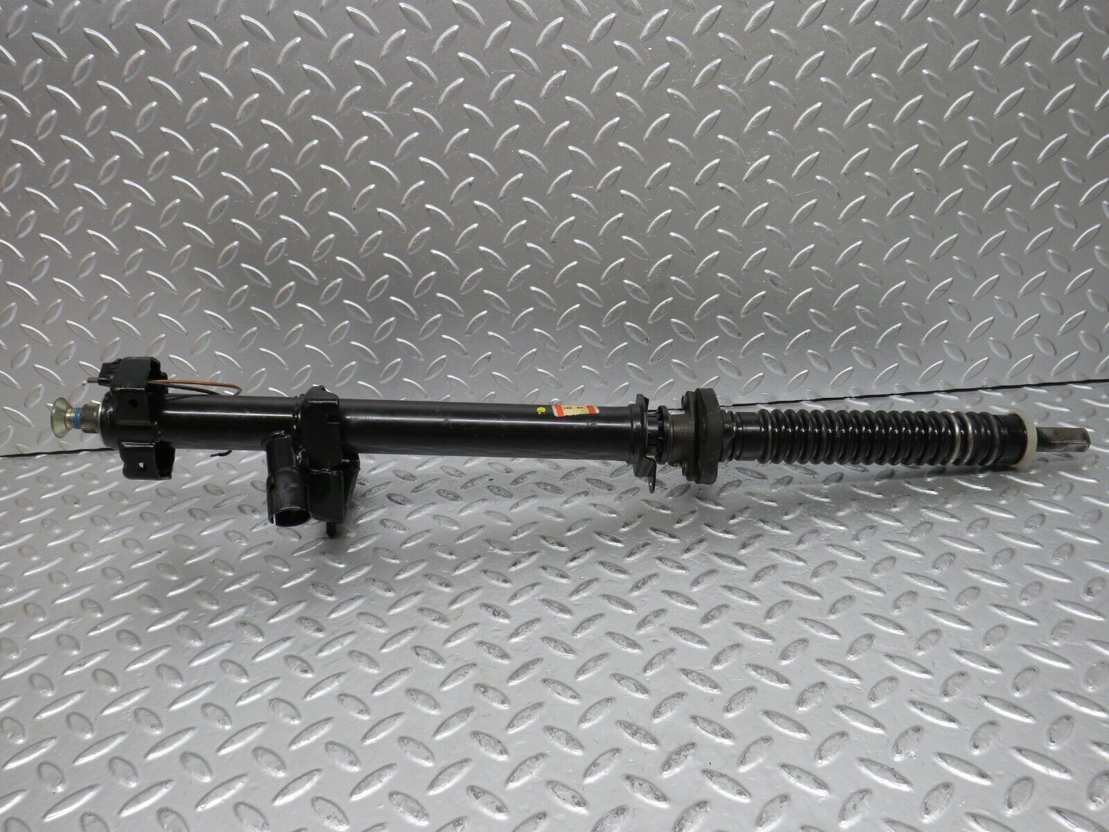 28104 Mercedes-Benz W123 280E Steering Column