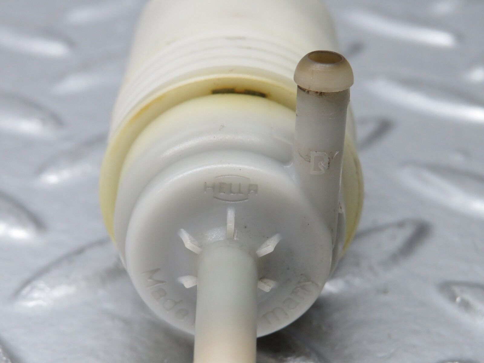 31247 Mercedes-Benz S124 220TE Wagon Windscreen Washer Pump Hella 1248690421