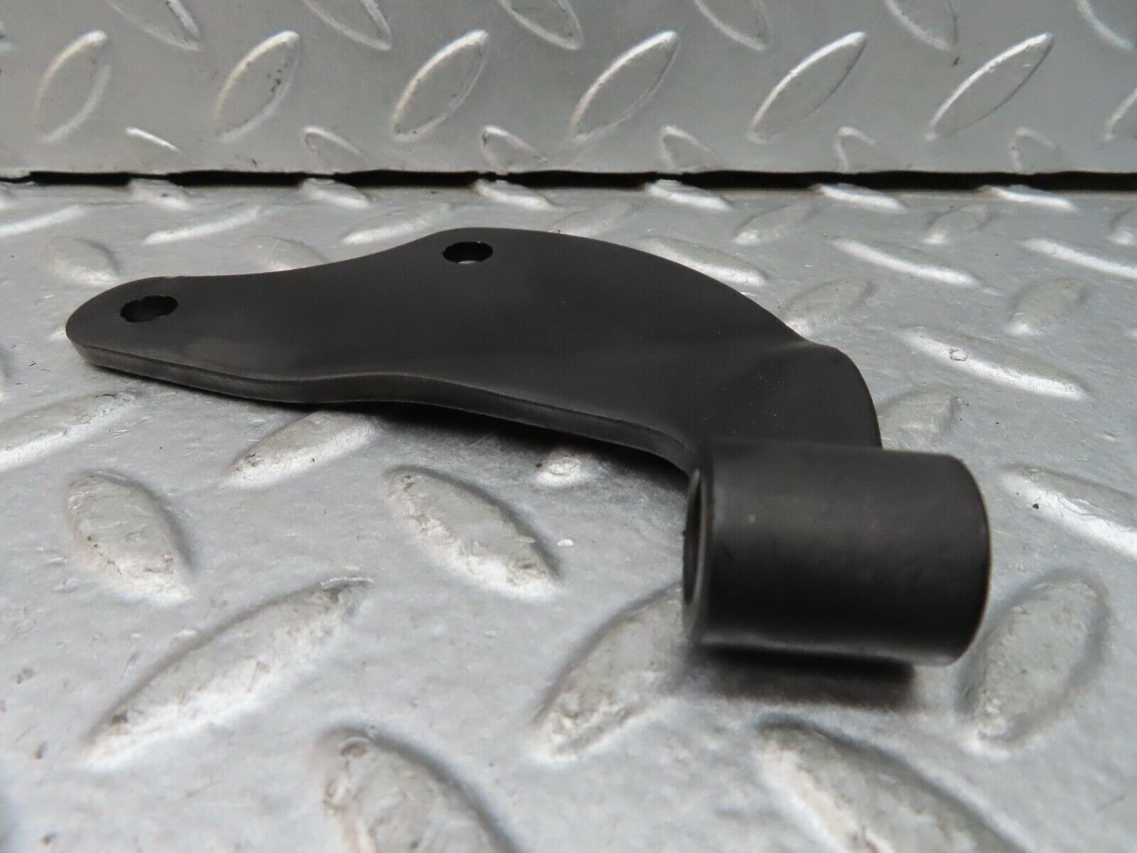 18750 Mercedes-Benz W120 W121 Ponton Engine Mount Bracket Left & Right