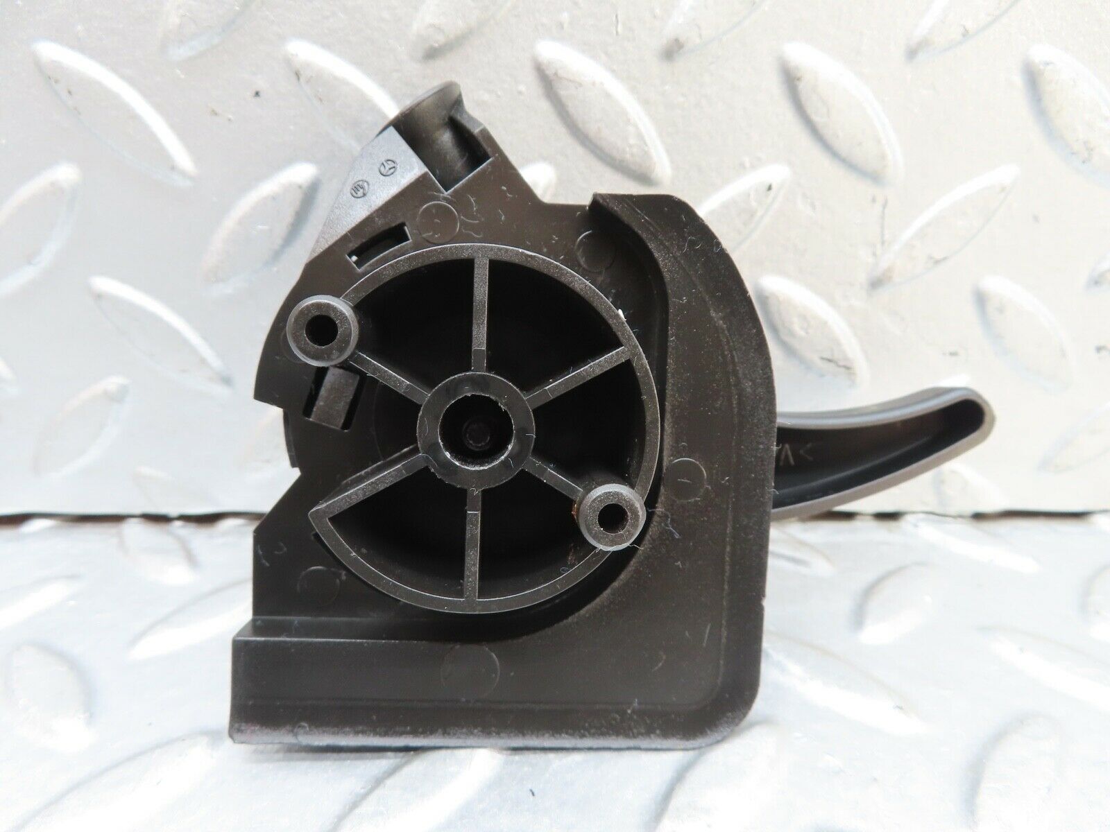 19362 Mercedes-Benz C140 CL420 Coupe Hood Opener Bonnet Opener Release