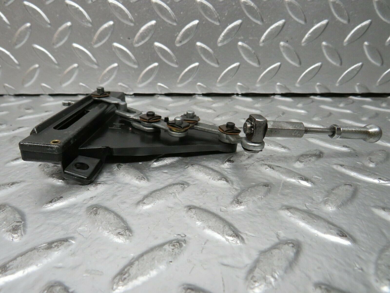 23796 Mercedes-Benz C107 450SLC Coupe Air Vent Control Lever Centre