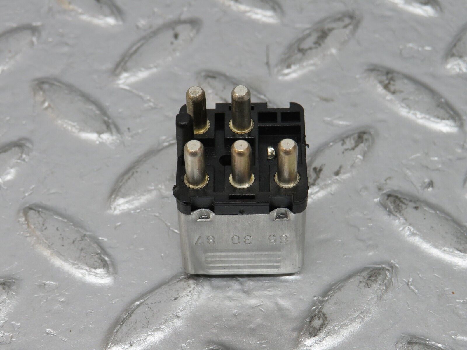 33597 Mercedes-Benz W201 190E 2.0L Multi Purpose Relay 0015420219