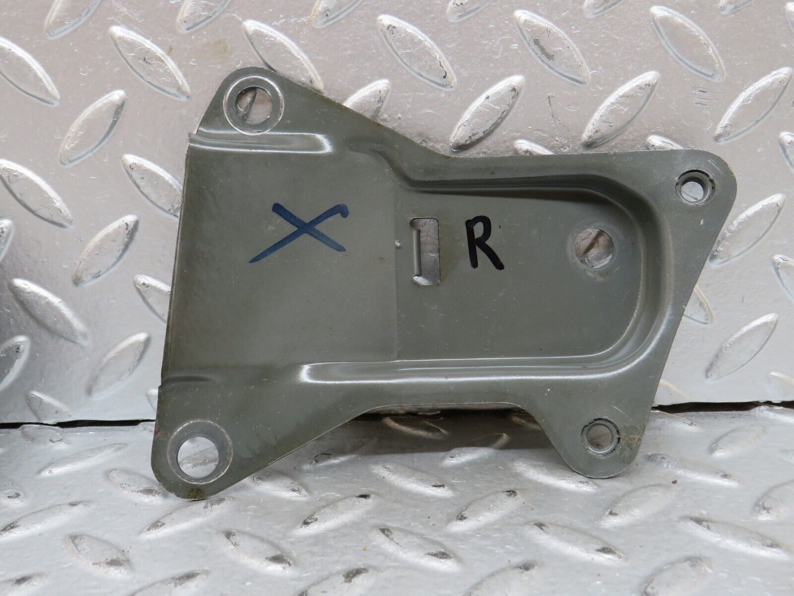 28358 Mercedes-Benz S123 240D Wagon Rear Seat Belt Bracket Pair