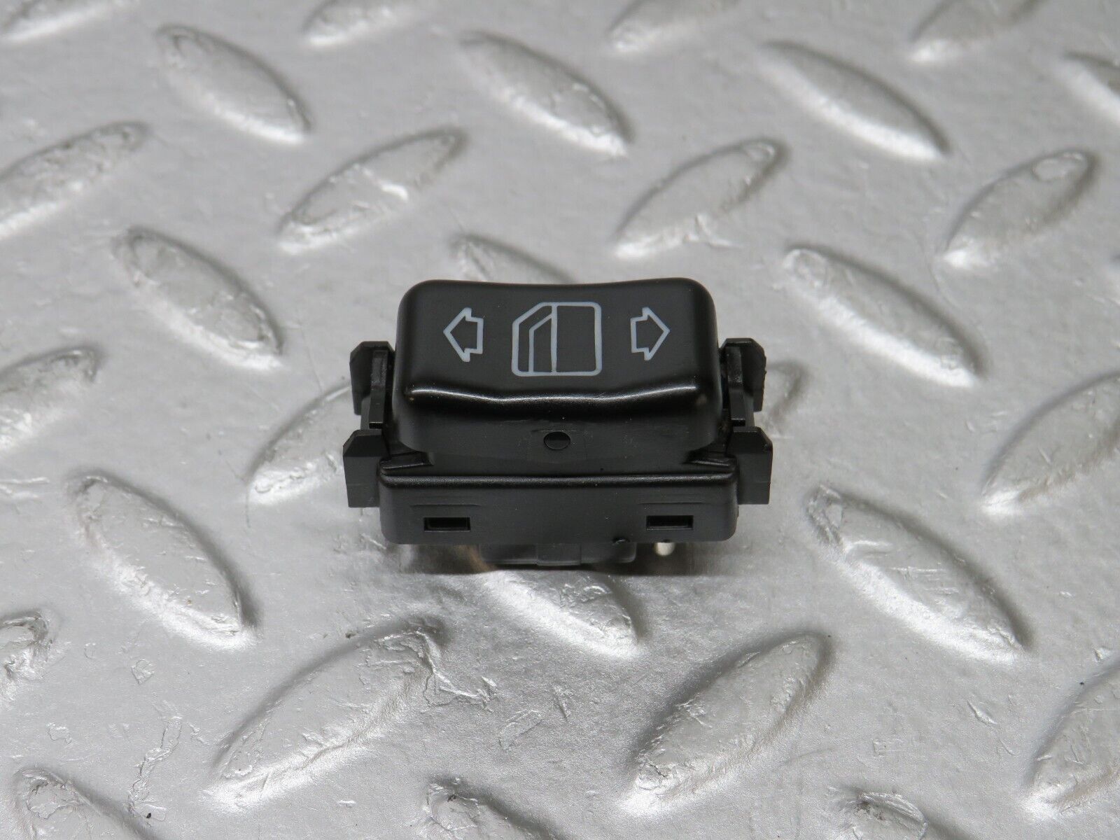 36125 Mercedes-Benz W126 420SE Electric Window Switch Right 1248204510