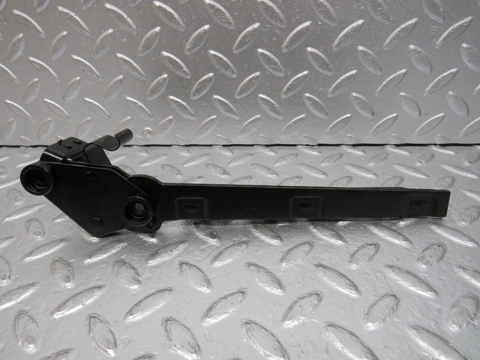 32546 Mercedes-Benz S124 300TE Wagon Trunk Floor Cover Hinge Pair