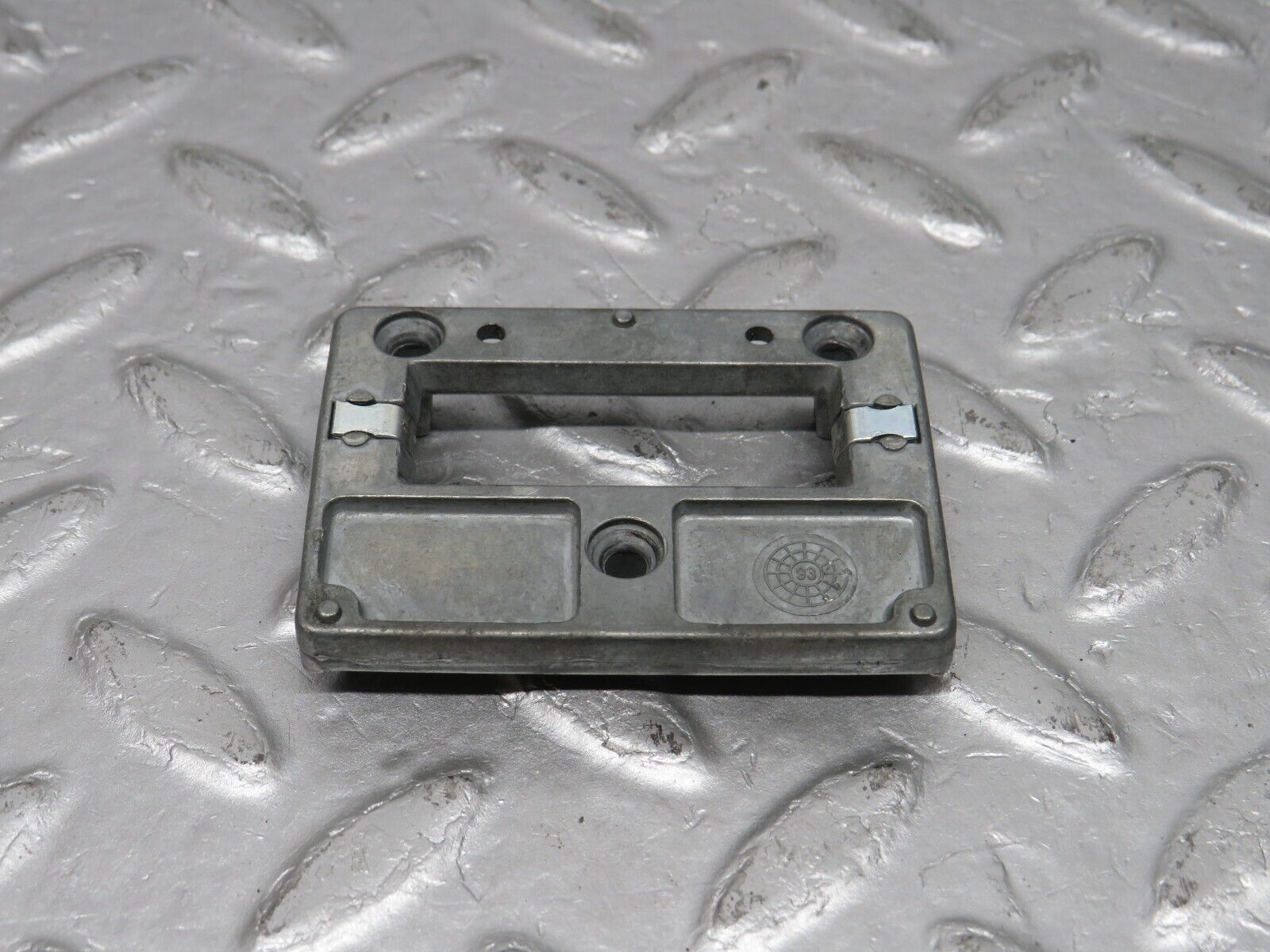 38672 Mercedes-Benz W201 190E 2.6L Rear View Mirror Mount Bracket 2018100011