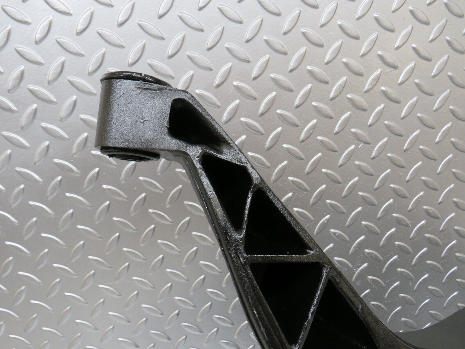 26312 Mercedes-Benz W116 450SE Trailing Arm Control Rear Left 1073521804