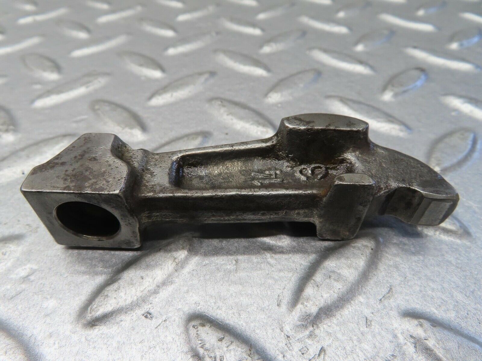 13375 Mercedes-Benz W111 230S Valve Rocker Arm With Retaining Spring