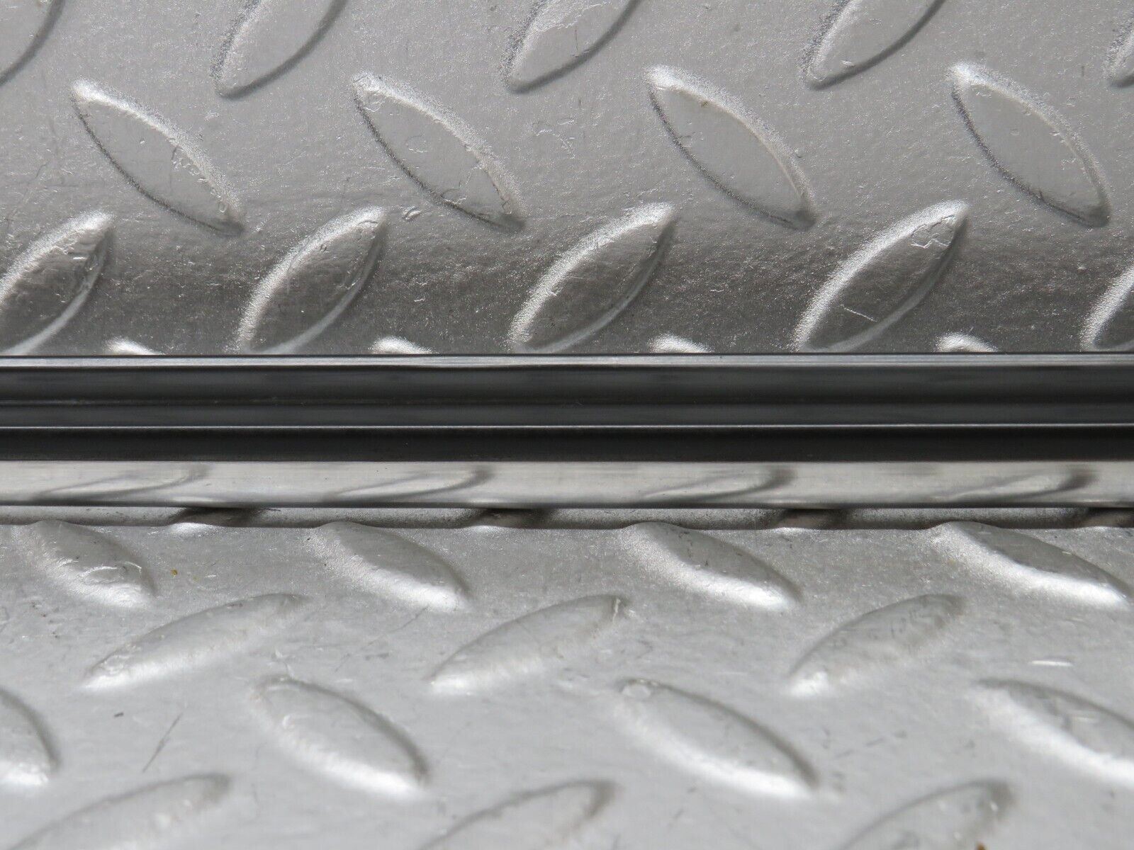 37432 Mercedes-Benz W109 300SEL Rear Right Fender Wing Centre Moulding Trim