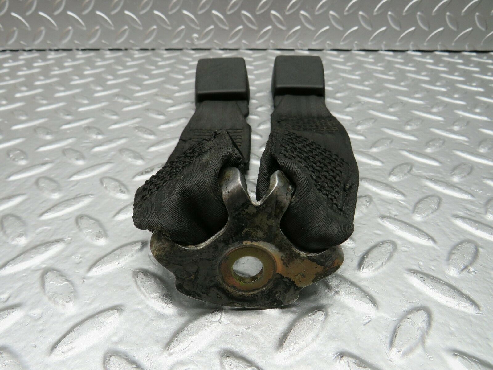 24060 Mercedes-Benz W123 280E Seat Belt Buckle Rear 1238607369