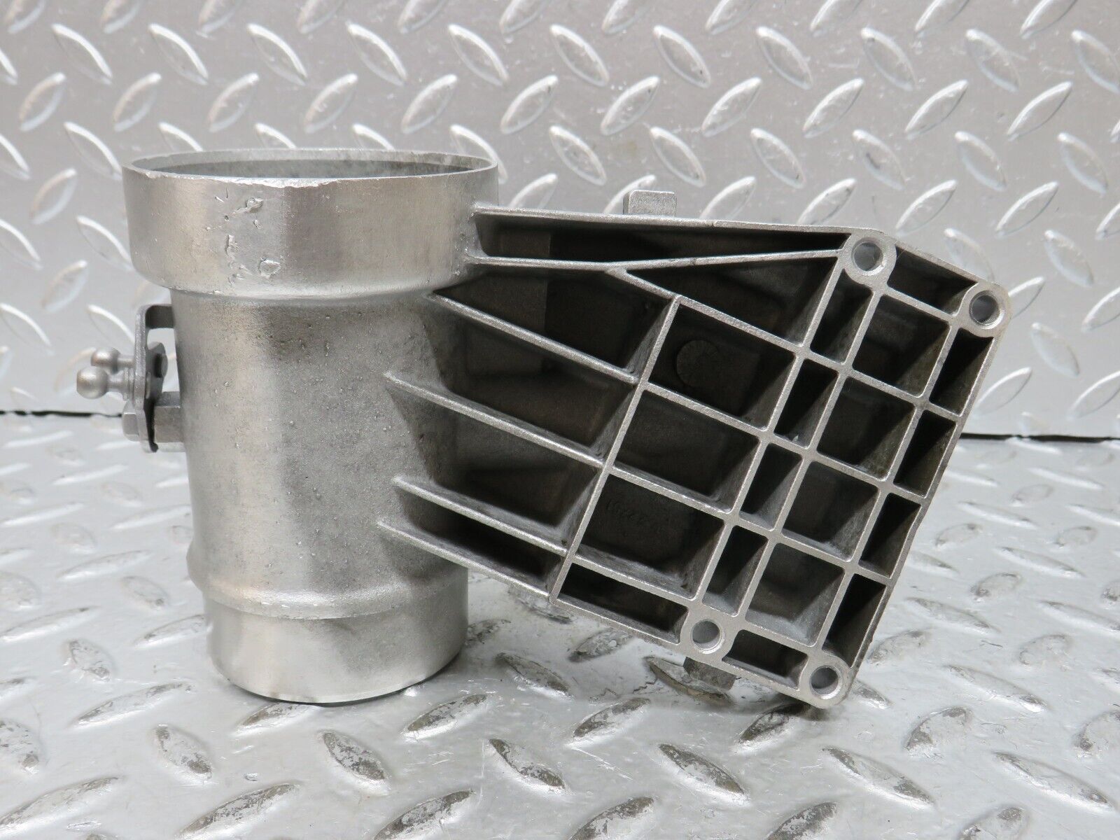 27826 Mercedes-Benz S124 300TE Wagon Throttle Body Valve 6040980317