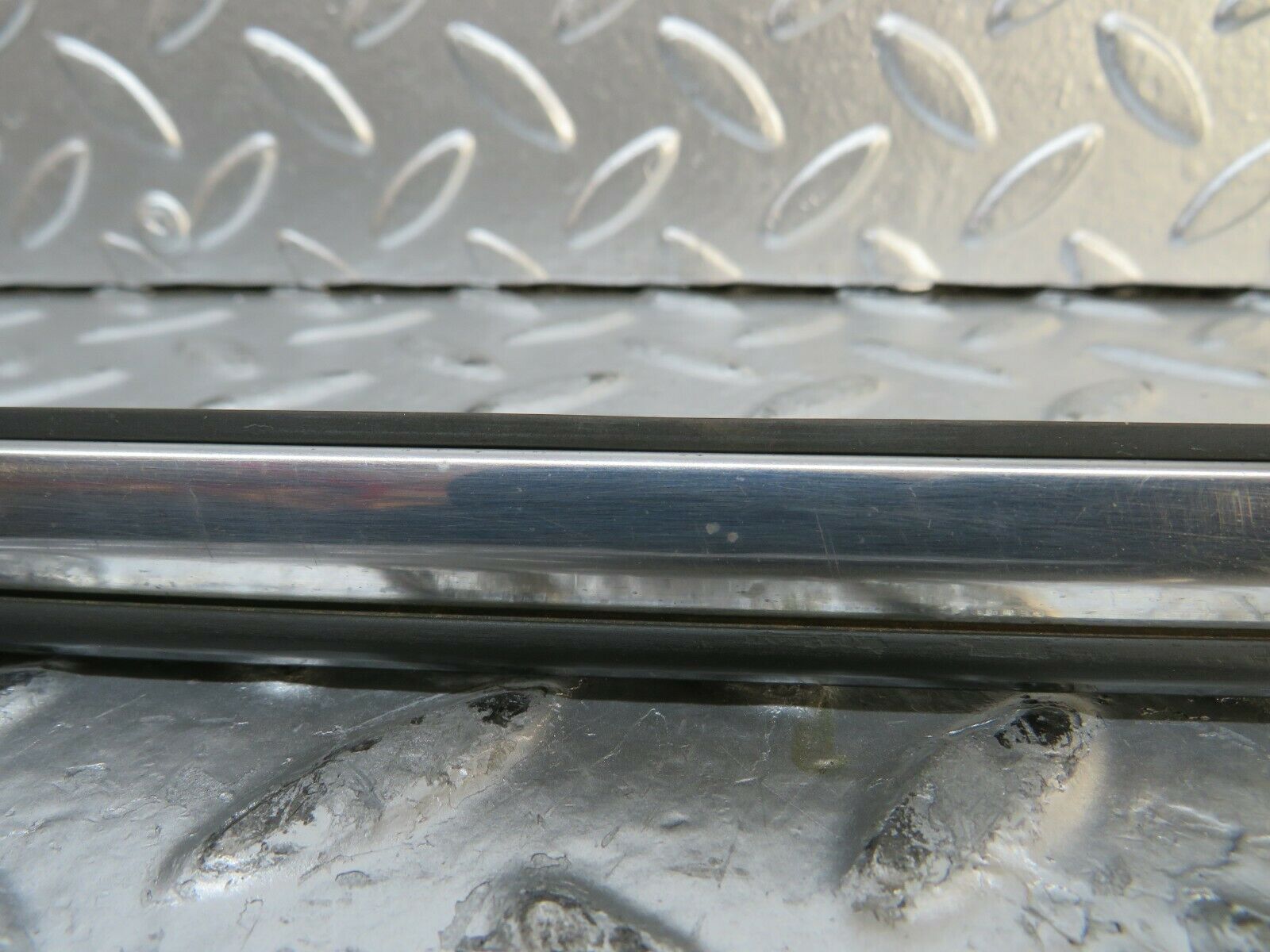 23638 Mercedes-Benz W114 280E Front Right Fender Wing Centre Moulding Trim