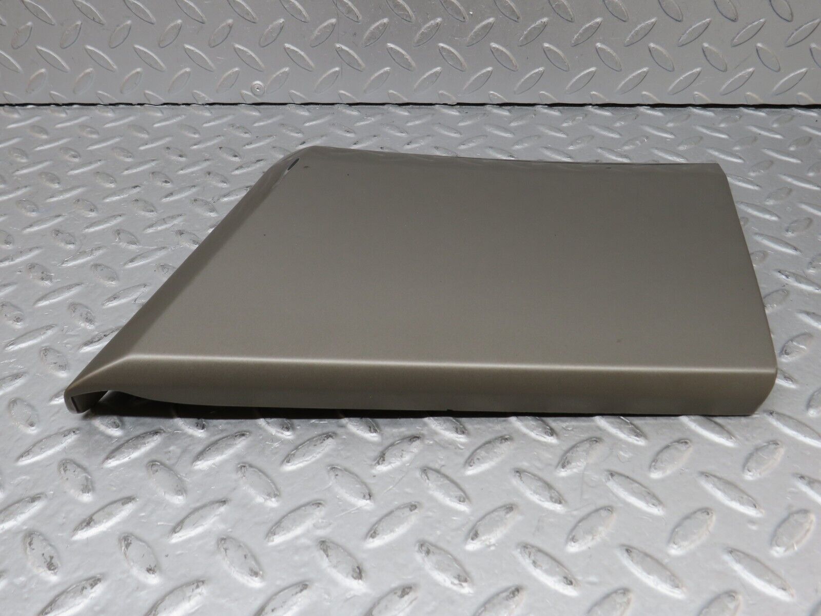 36451 Mercedes-Benz W201 190E 2.0L Front Right Fender Wing Moulding Trim 2016905440