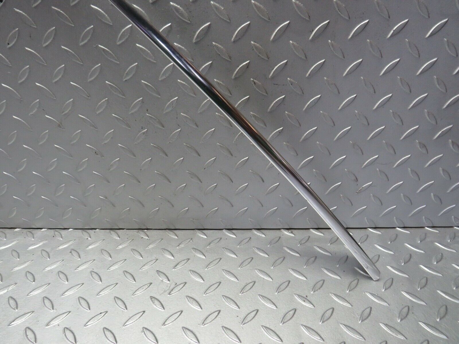 21808 Mercedes-Benz W126 300SE Roof Chrome Trim Left Side