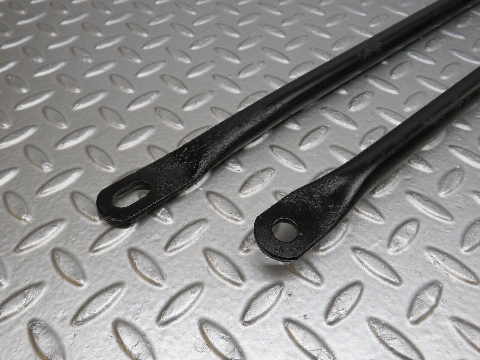 38583 Mercedes-Benz R129 280SL Coupe Rear Suspension Anti Roll Bar Support Bar 2x