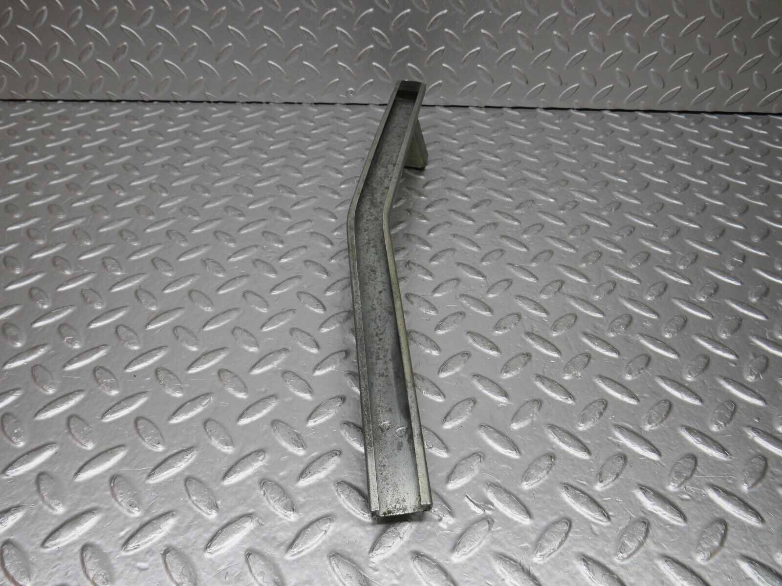 0756 Mercedes-Benz C107 350SLC Coupe Rear Left Window Channel