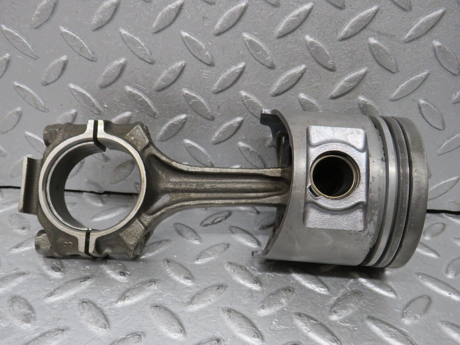 37629 Mercedes-Benz W109 300SEL Piston With Connecting Rod 91.5 mm