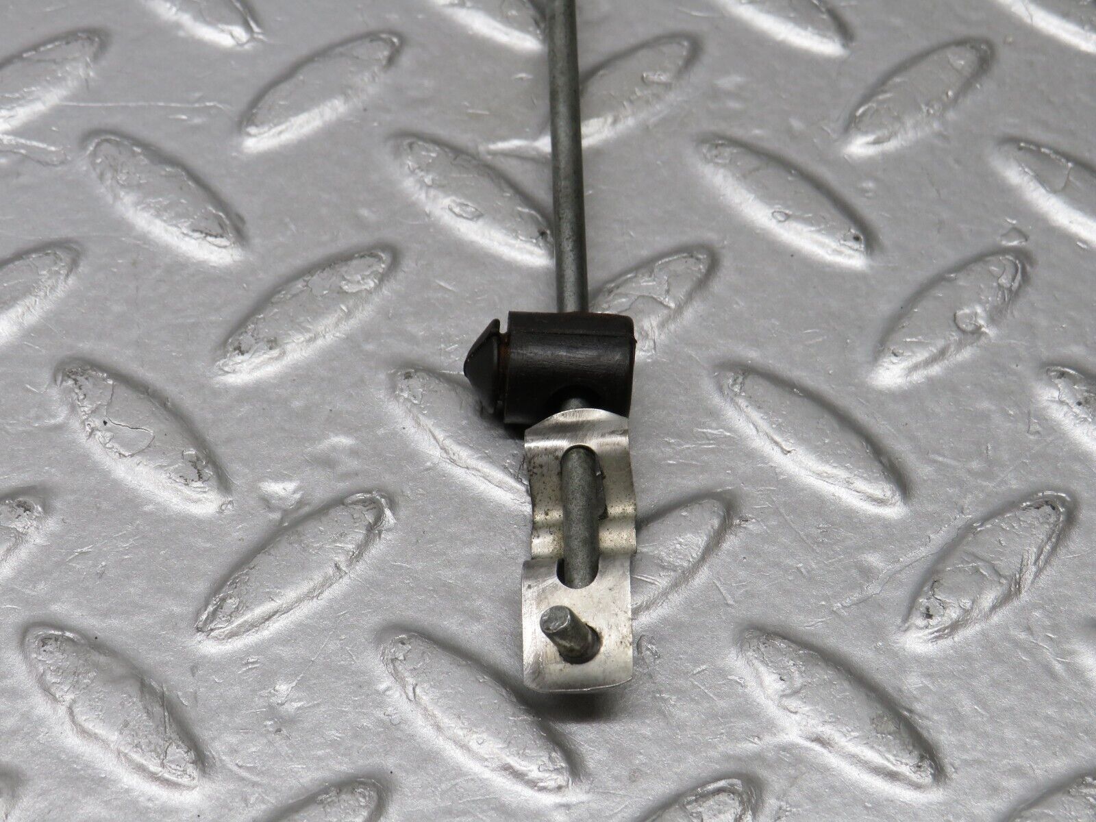 40457 Mercedes-Benz W110 230 Front Door Lock Control Bar