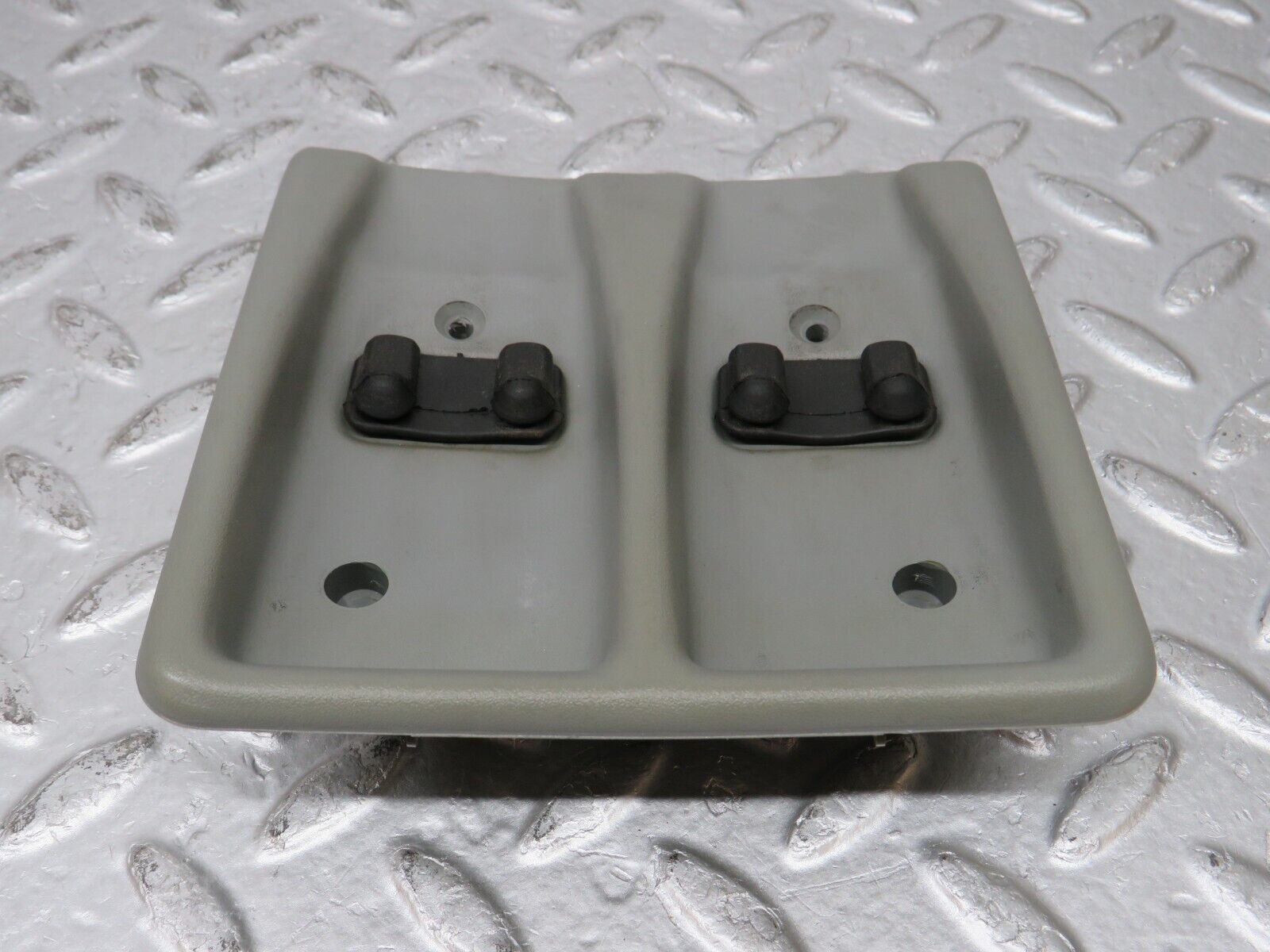 32722 Mercedes-Benz S124 300TE Wagon Seat Belt Buckle Holder 1246840418