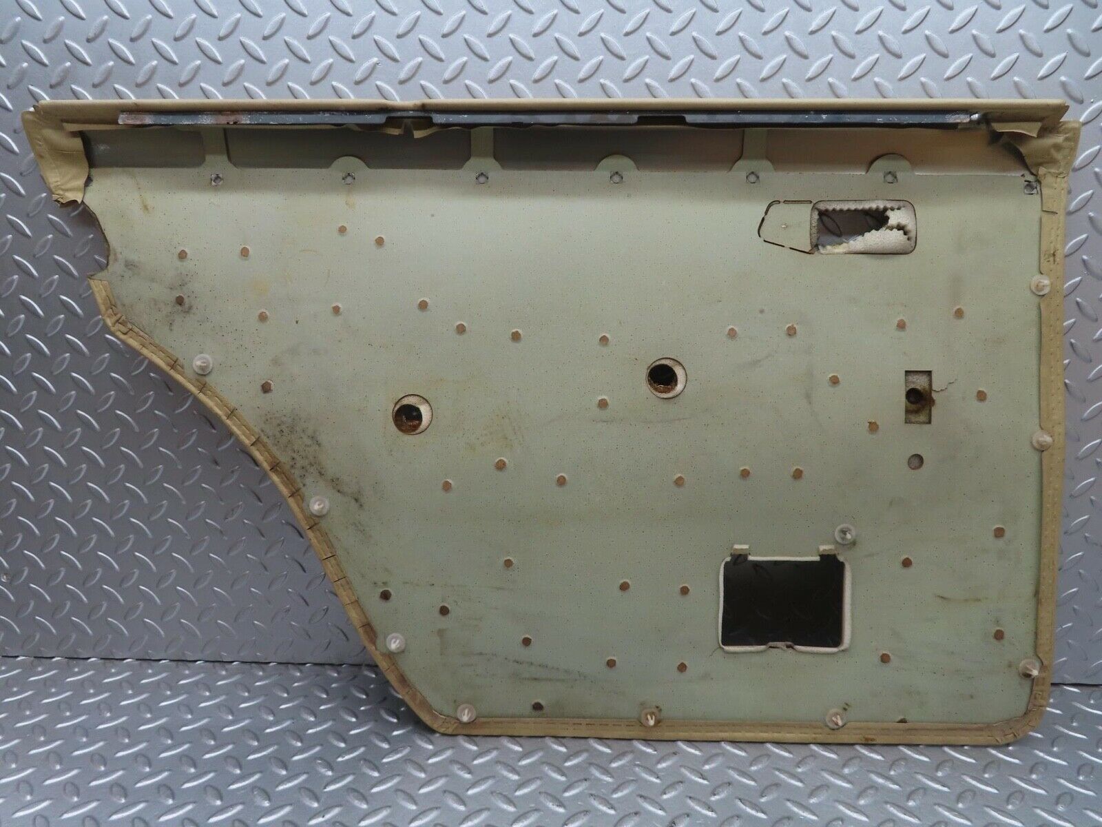 13511 Mercedes-Benz W123 200 Rear Right Door Card Cream