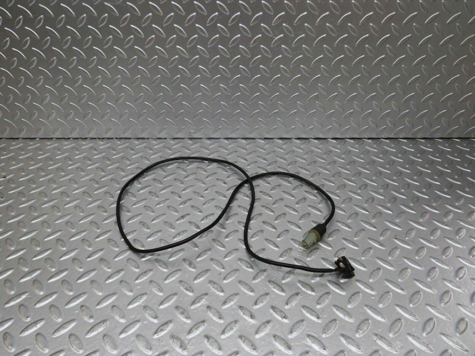 25318 Mercedes-Benz W201 190D Front Wing Indicator Cable Wire 1249971881