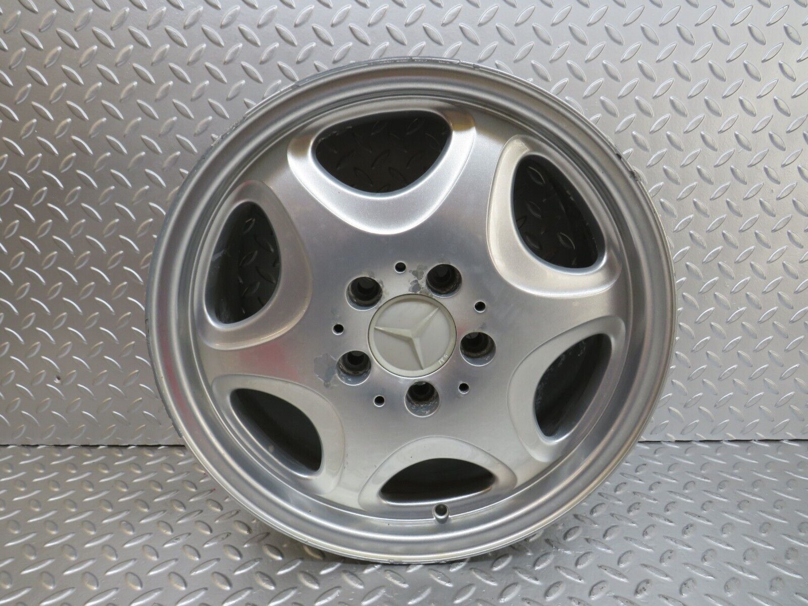 24716 Mercedes-Benz W140 S320 Alloy Wheel Set 7.5Jx16H2 ET51 1404011402