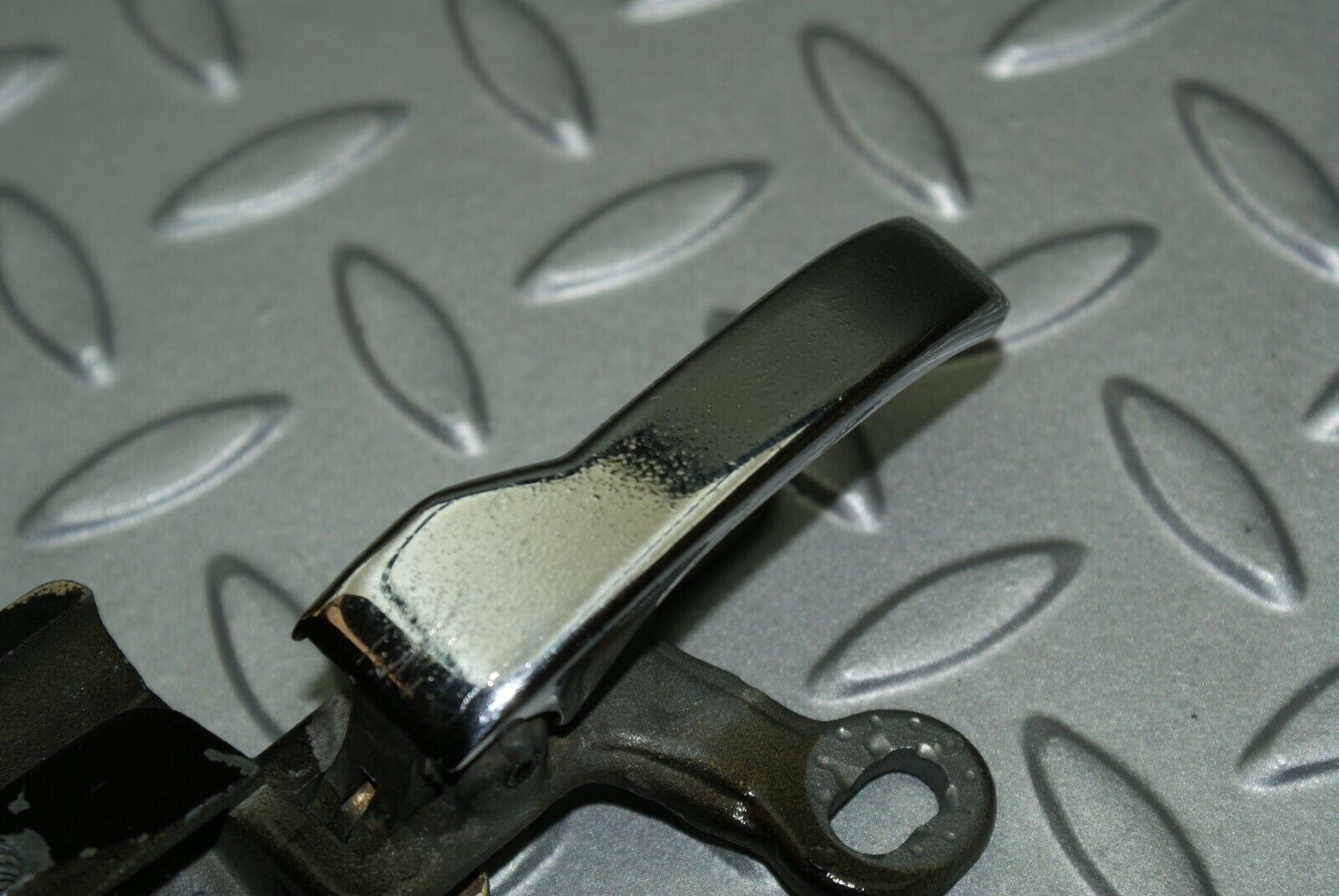 3234 Mercedes-Benz W115 220D Chrome Door Handle Left 1157660119