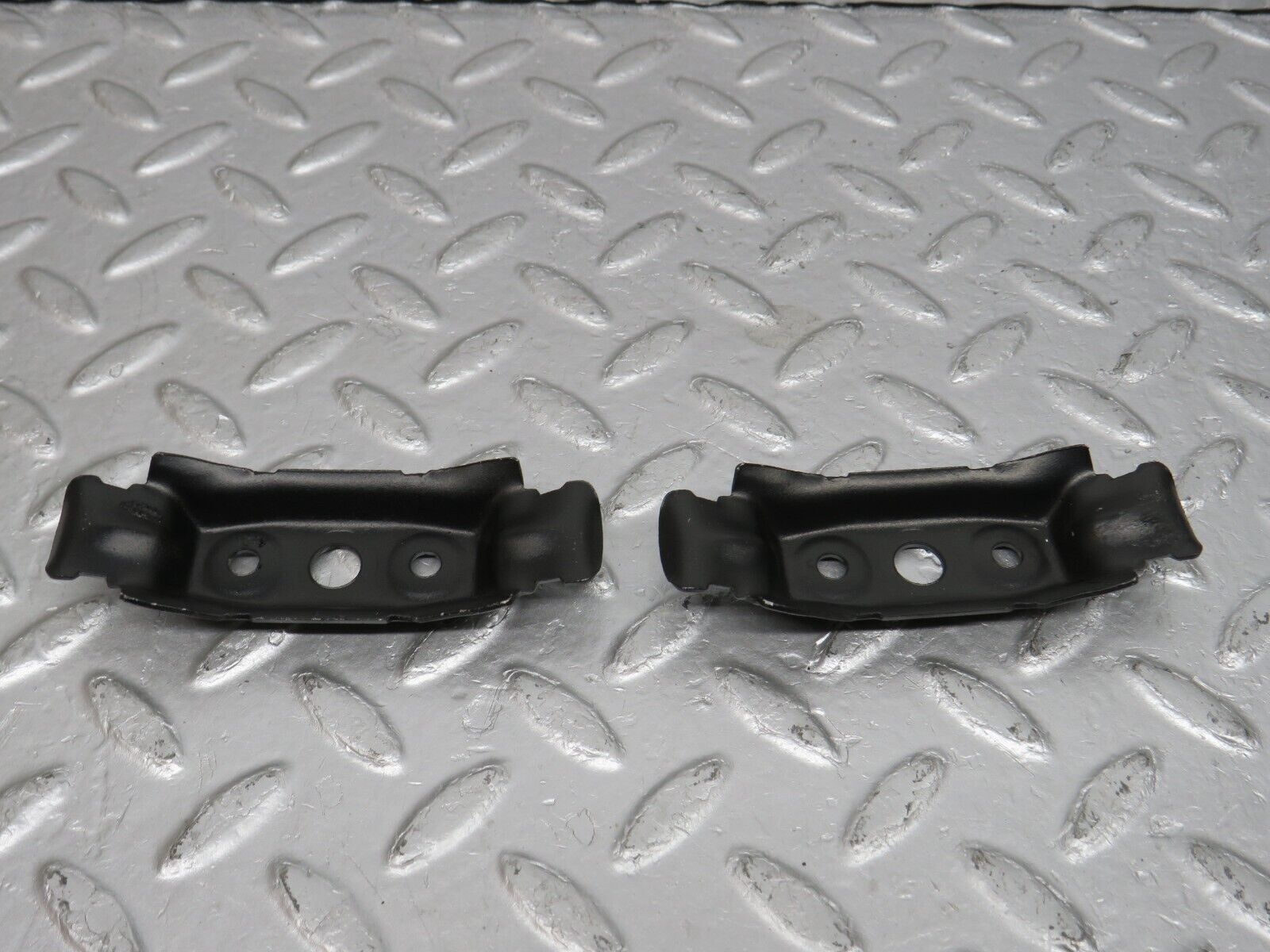 39649 Mercedes-Benz R129 320SL Coupe Fuel Pump Fuel Filter Holder Bracket