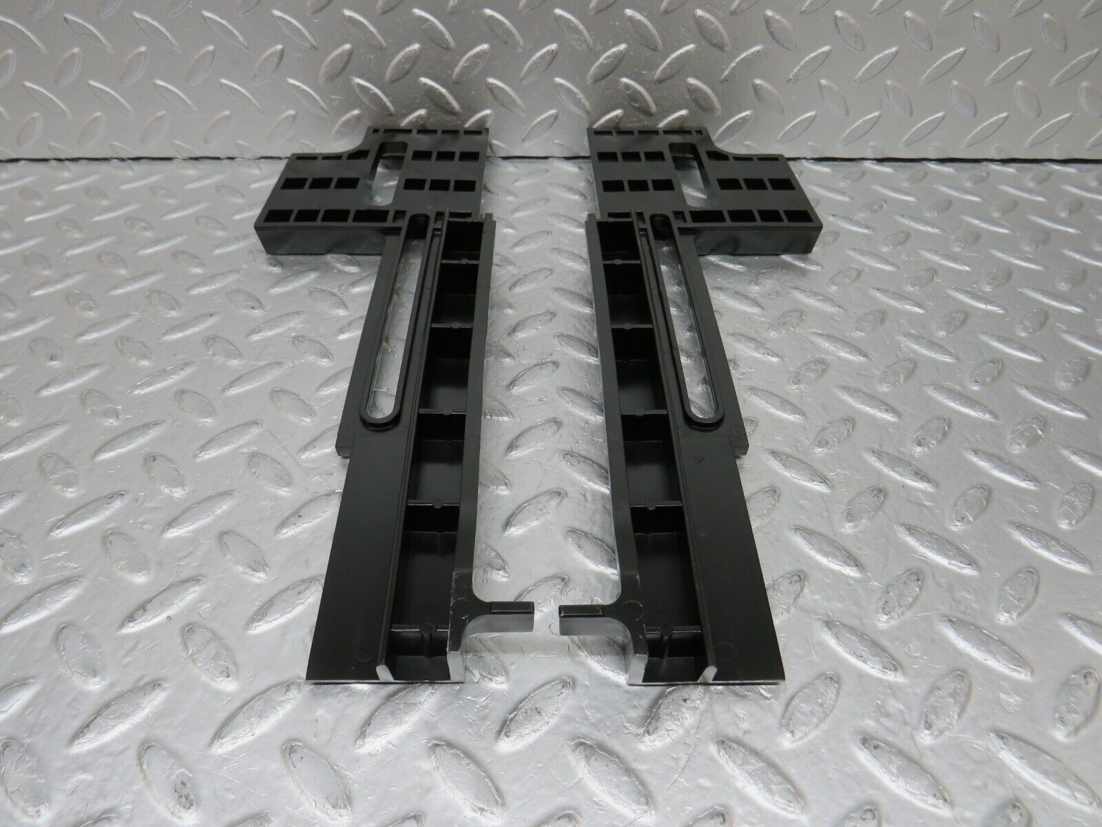 34808 Mercedes-Benz W210 320E Front Bumper Bracket Pair 2108850295 2108850195