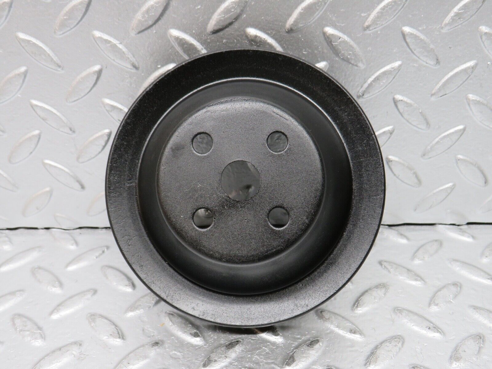 0395 Mercedes-Benz W123 220D Water Pump Pulley