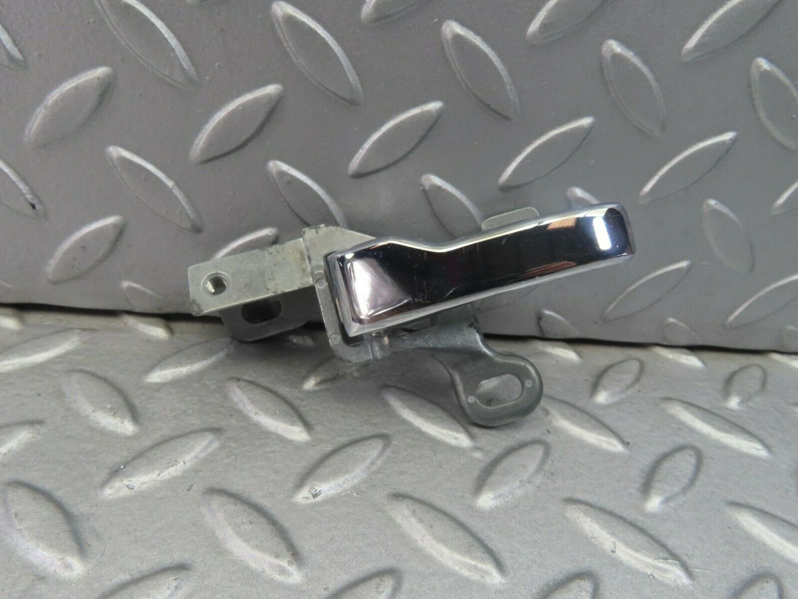 8276 Mercedes-Benz W123 Left Interior Door Handle 1237600161