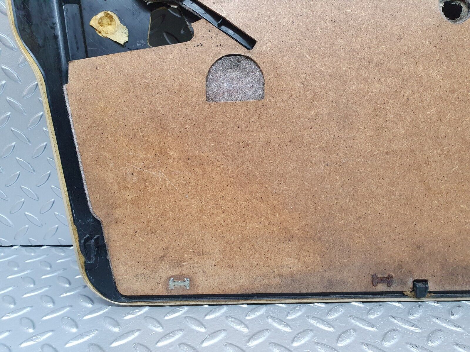 41118 Mercedes-Benz W126 300SE Front Right Door Card Beige 1267270270