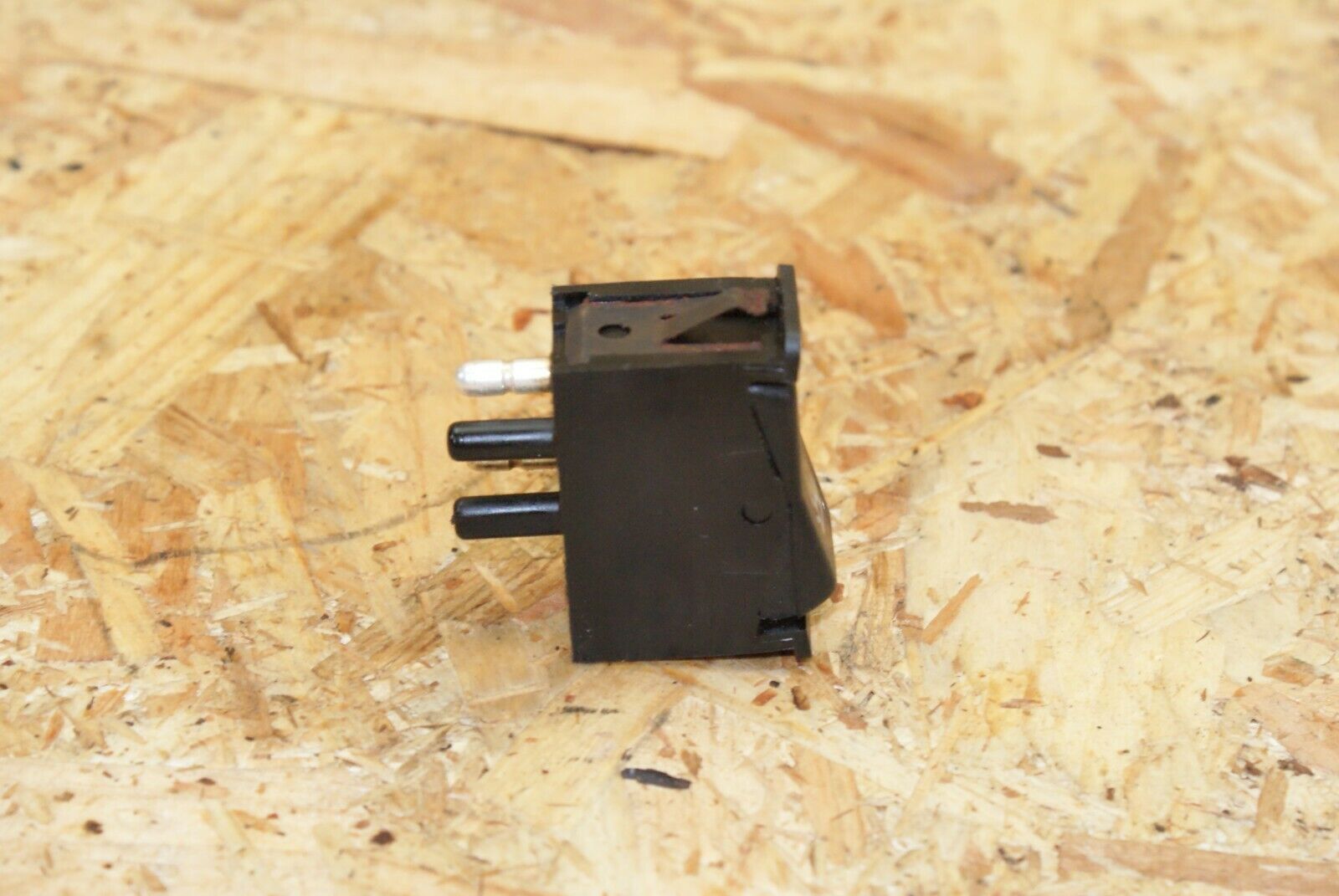 2393 Mercedes-Benz W123 280E Interior Light Switch 0008205910