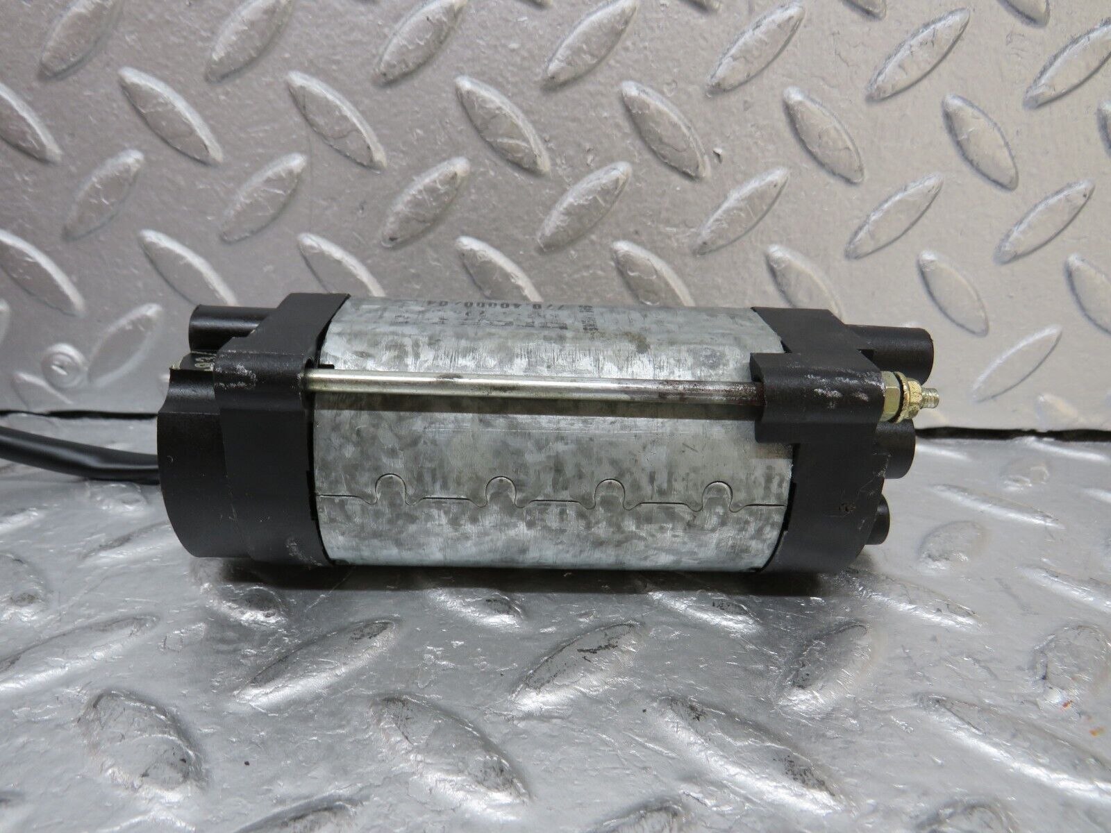 37066 Mercedes-Benz C126 420SEC Coupe Front Left Seat Adjustment Motor Brose