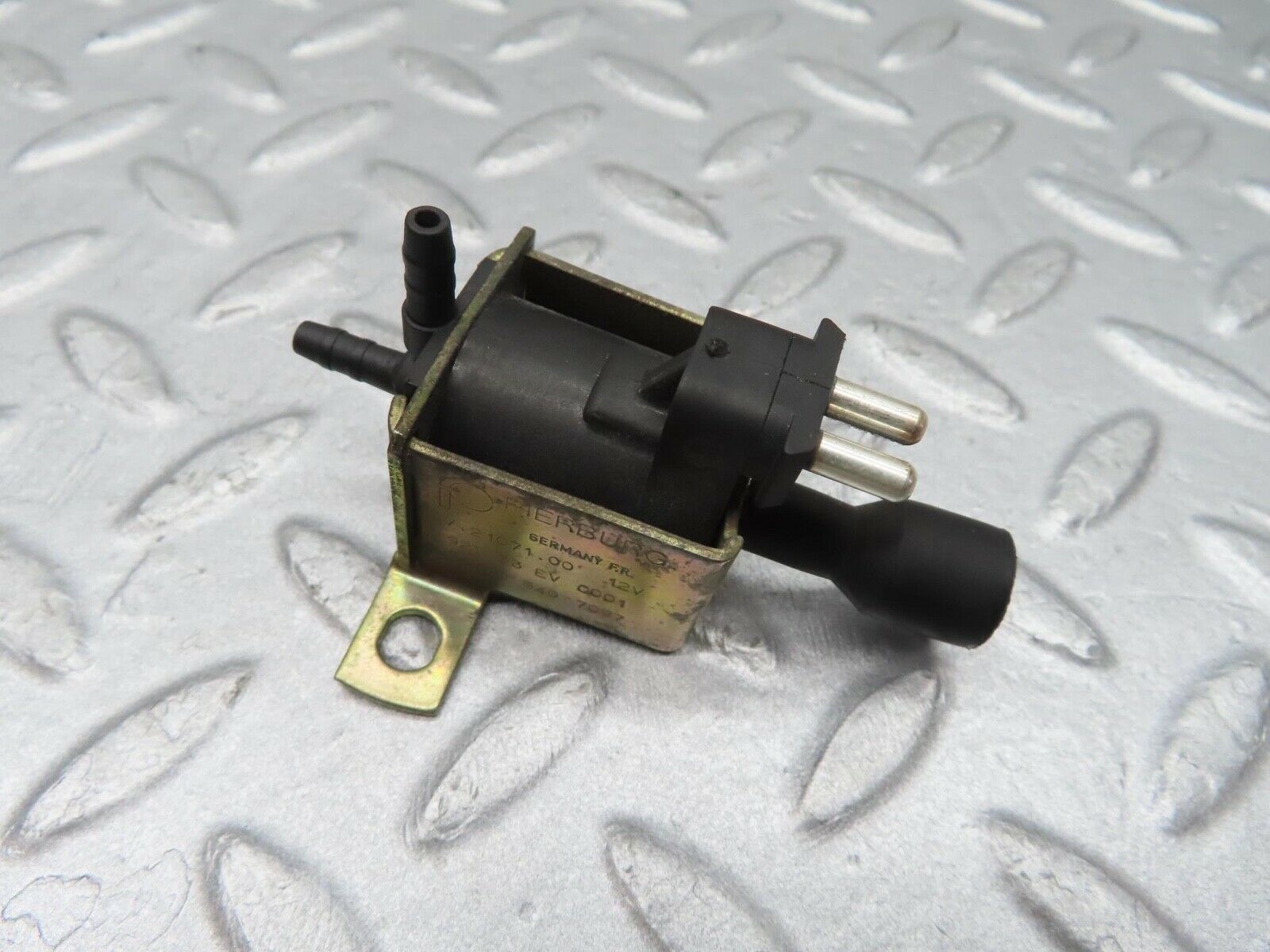 11996 Mercedes-Benz R129 300SL Coupe Vacuum Control Valve Pierburg 0015407097