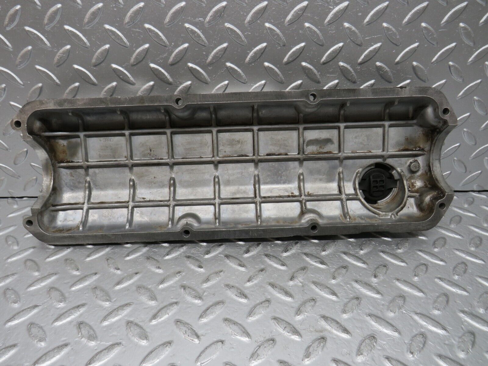 30151 Porsche 924 Rocker Cover 047103475