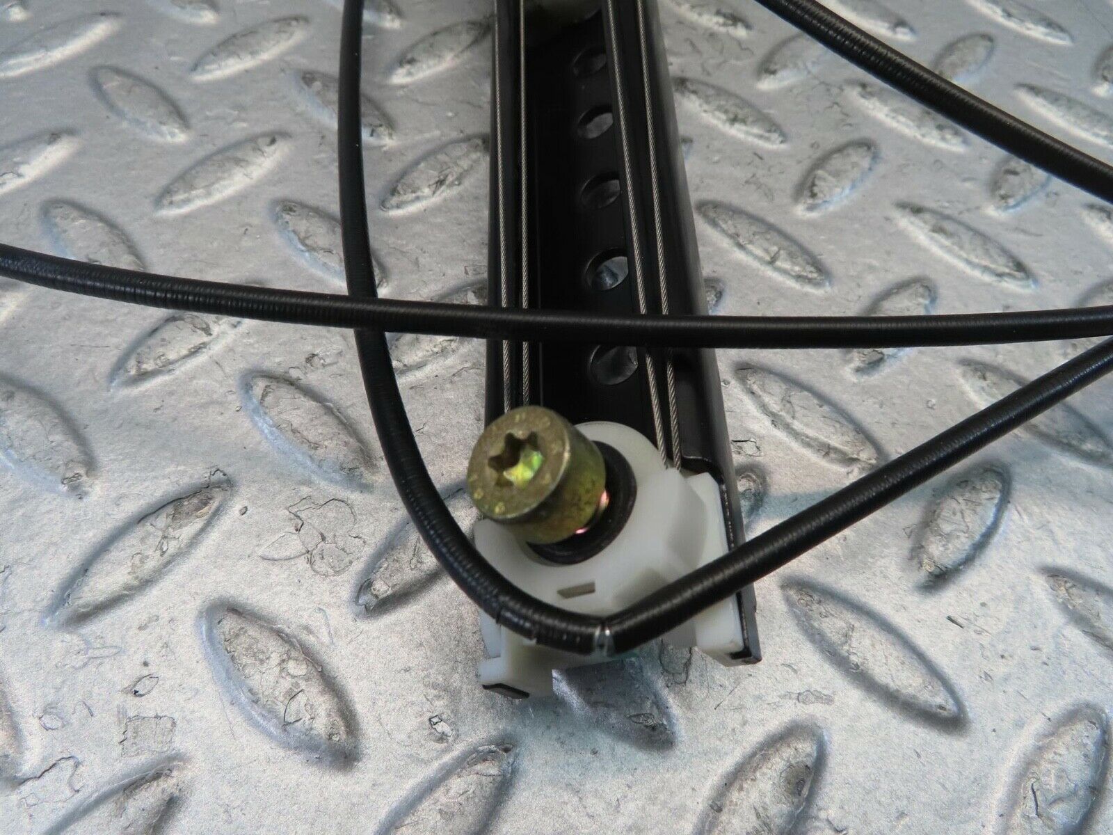 11223 Mercedes-Benz W221 S320 Front Left Seat Belt Adjuster Cable 2218600188