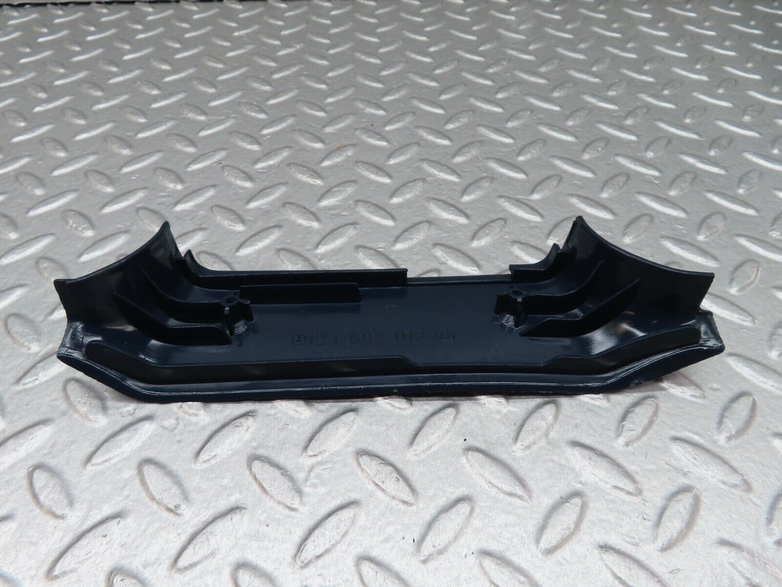 17930 Mercedes-Benz W123 200 B Pillar Bottom Cover Left Side Blue 1236920122