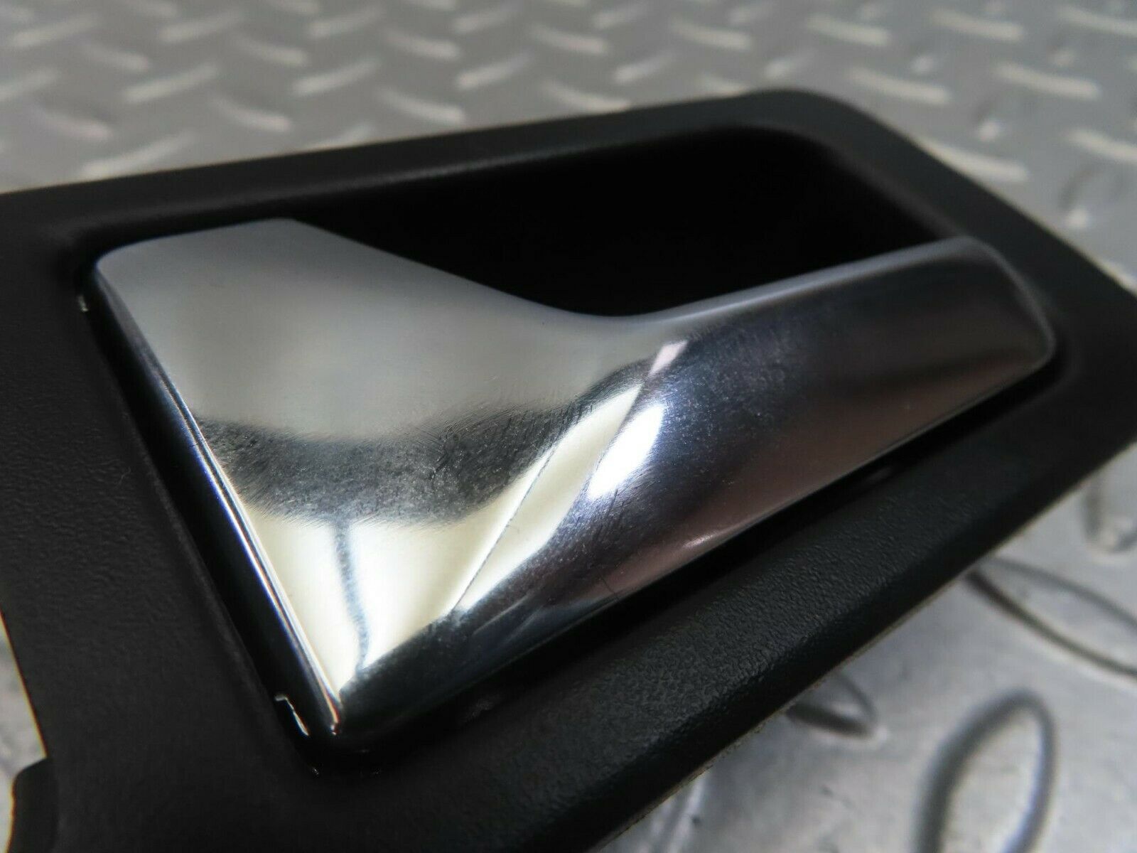 10377 Mercedes-Benz W201 190E Left Interior Door Handle 2017660164