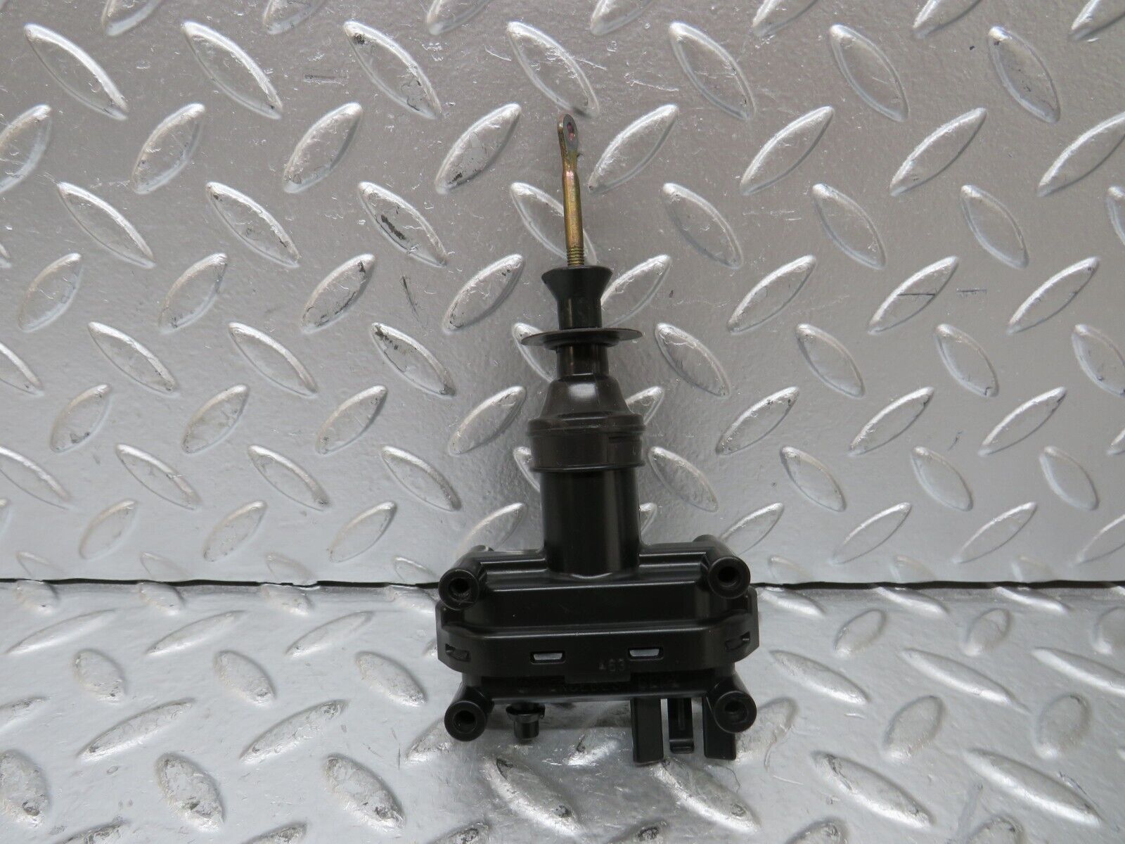 25995 Mercedes-Benz W124 280E Door Lock Vacuum Actuator