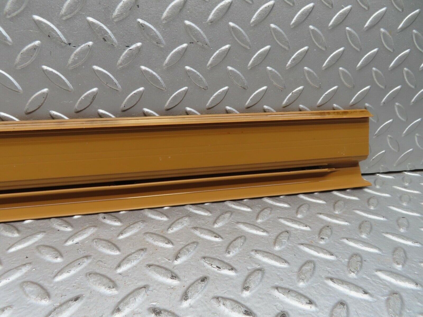 15855 Mercedes-Benz W123 280E Front Left Door Sill Trim Beige