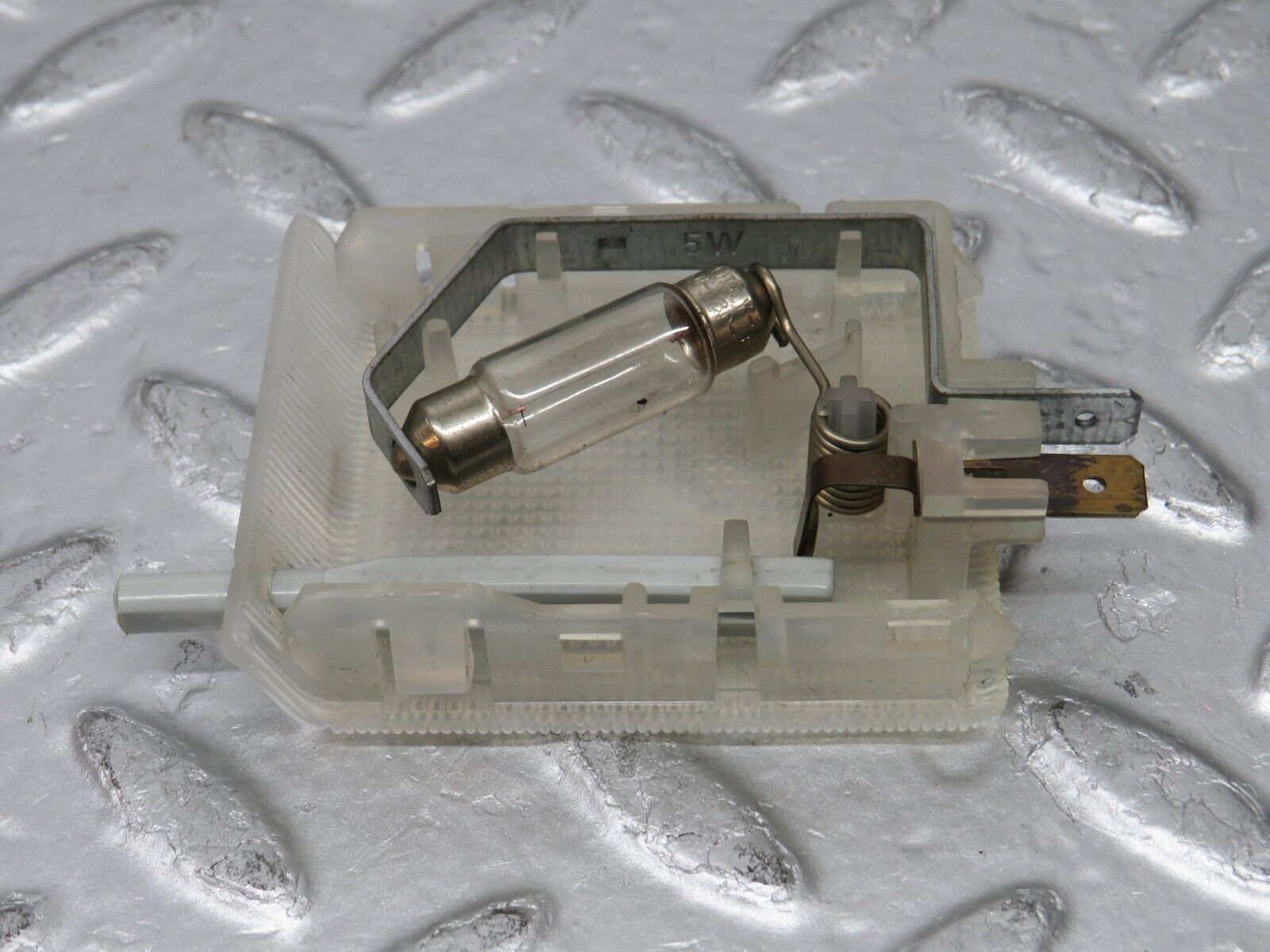 31364 Mercedes-Benz S124 220TE Wagon Glove Box Light 1298200301